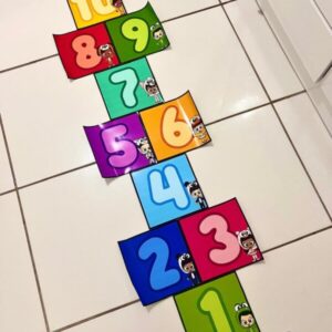 Amarelinha dia das crianças (gratuito)